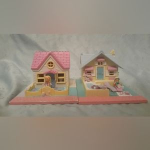 Polly Pocket Cozy Cottage and Summer House 1993